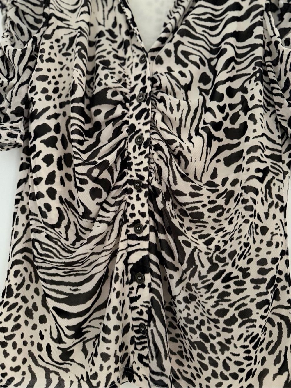 Women's Black and White Animal Print Button-Front Top - Picture 3 of 6